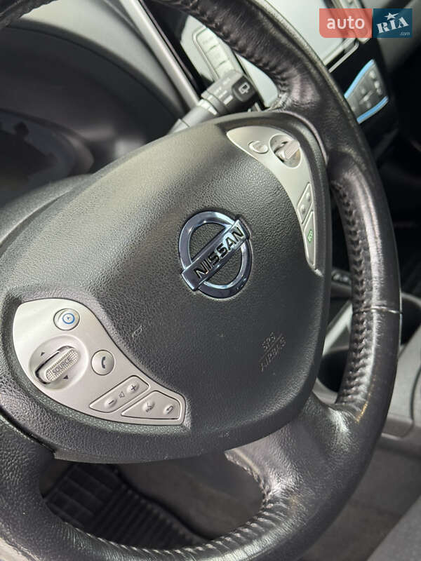 Хэтчбек Nissan Leaf 2013 в Дрогобыче