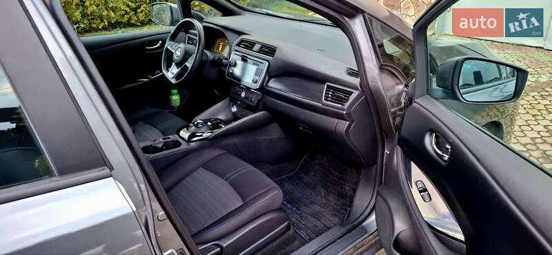 Хетчбек Nissan Leaf 2018 в Івано-Франківську