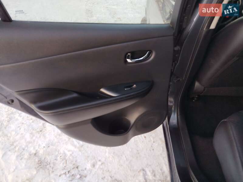Хэтчбек Nissan Leaf 2013 в Житомире