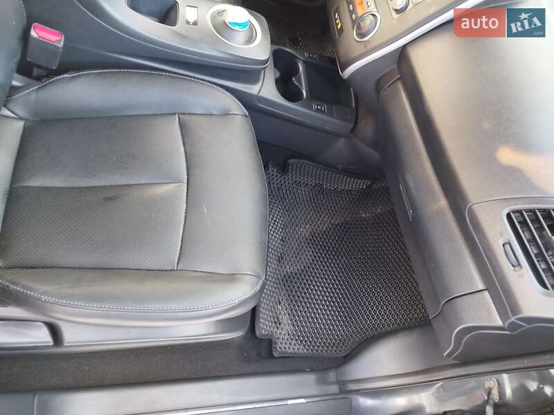 Хэтчбек Nissan Leaf 2013 в Житомире