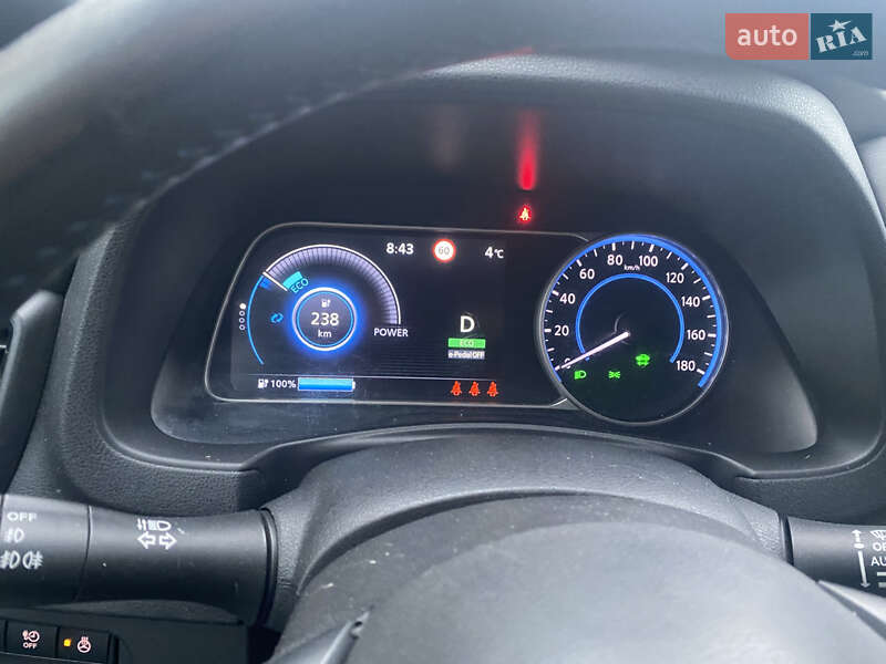 Хетчбек Nissan Leaf 2018 в Чернівцях