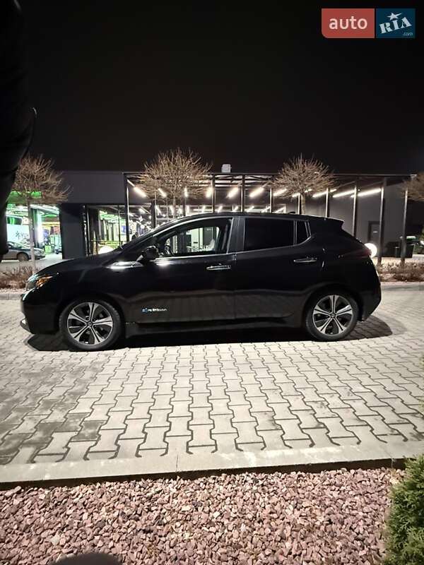 Хэтчбек Nissan Leaf 2017 в Тернополе