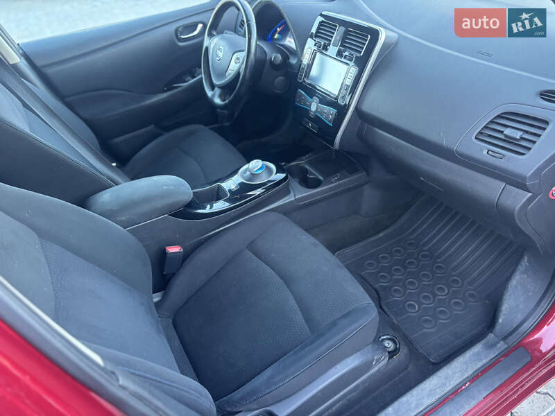 Хэтчбек Nissan Leaf 2014 в Владимире