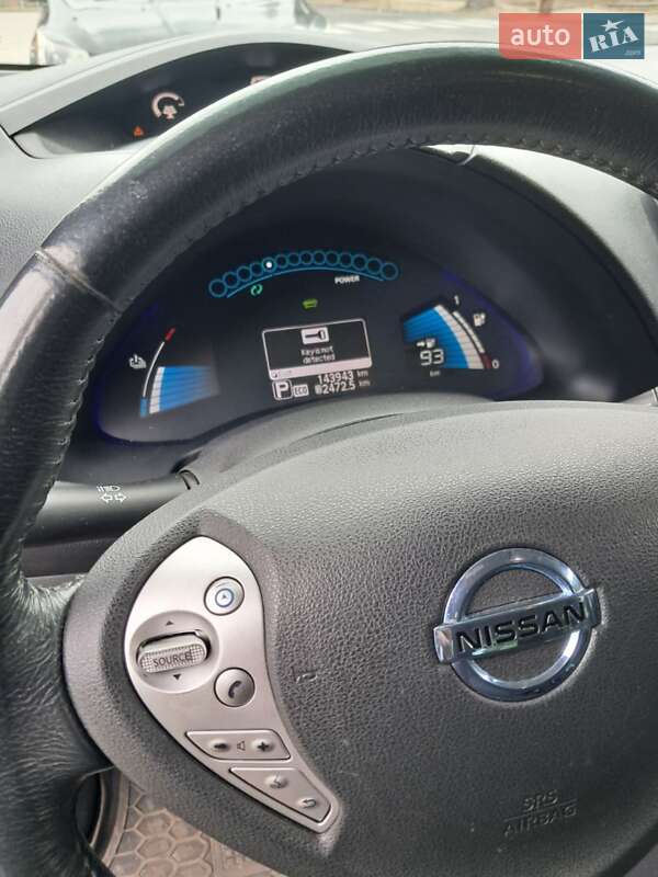 Хетчбек Nissan Leaf 2013 в Дніпрі