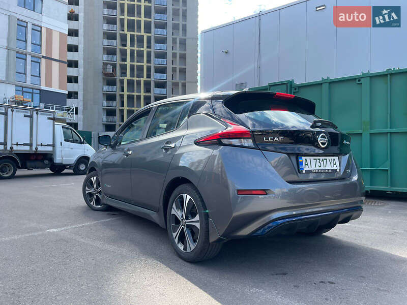 Хэтчбек Nissan Leaf 2018 в Киеве