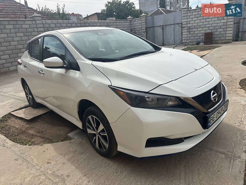 Хэтчбек Nissan Leaf 2022 в Николаеве