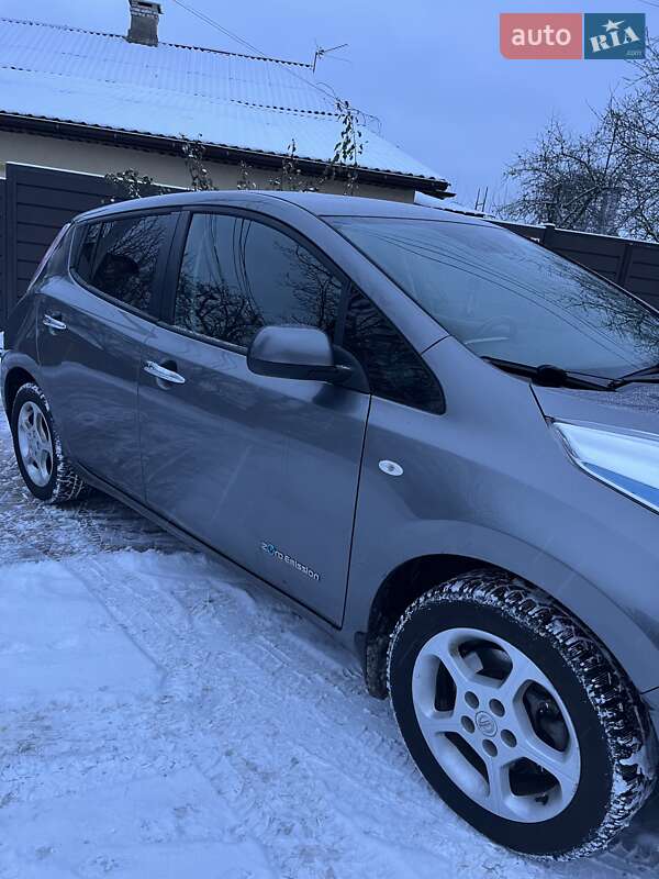 Хэтчбек Nissan Leaf 2016 в Виннице