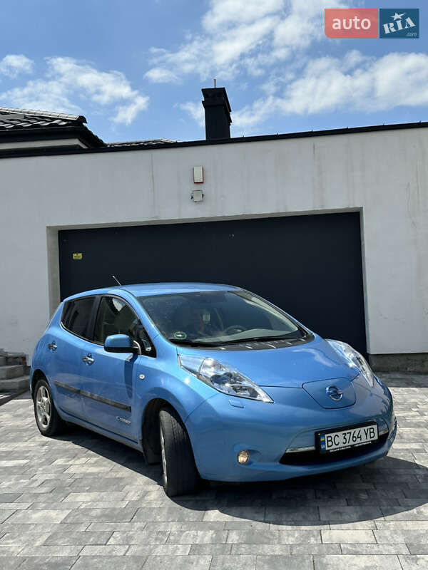Хэтчбек Nissan Leaf 2012 в Львове