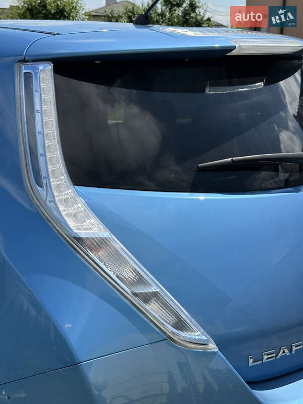 Хэтчбек Nissan Leaf 2012 в Львове