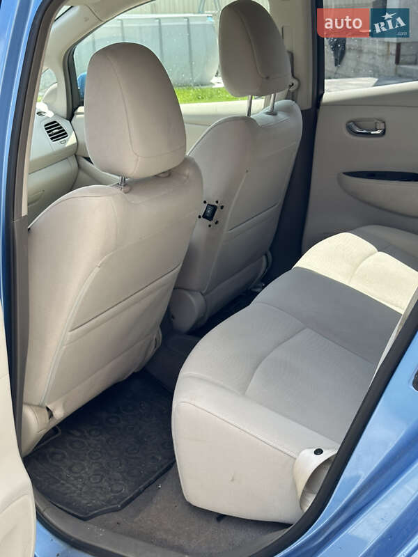 Хэтчбек Nissan Leaf 2012 в Львове