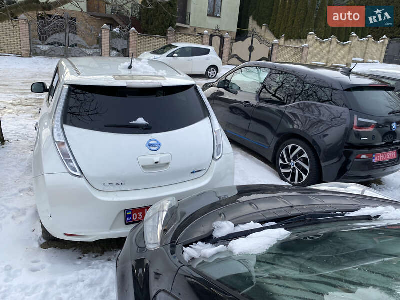 Хэтчбек Nissan Leaf 2014 в Черновцах