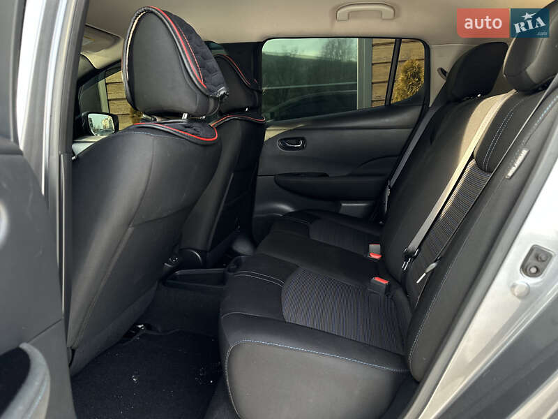 Хэтчбек Nissan Leaf 2022 в Шептицькому