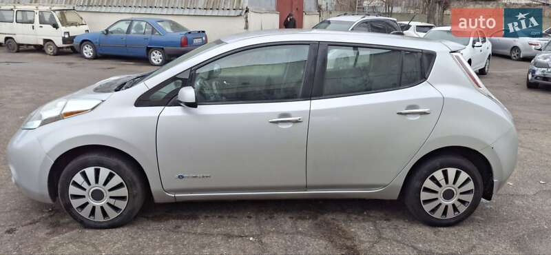 Хетчбек Nissan Leaf 2015 в Одесі