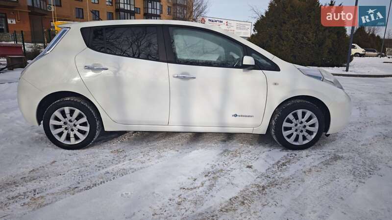 Хэтчбек Nissan Leaf 2014 в Каменец-Подольском