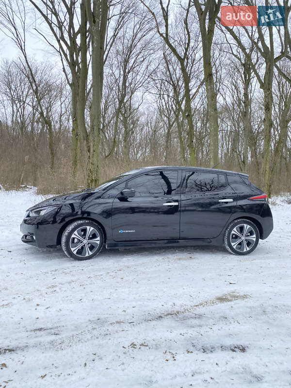 Хэтчбек Nissan Leaf 2017 в Тальном