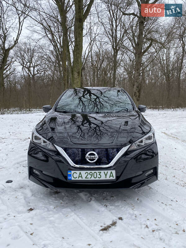 Хэтчбек Nissan Leaf 2017 в Тальном