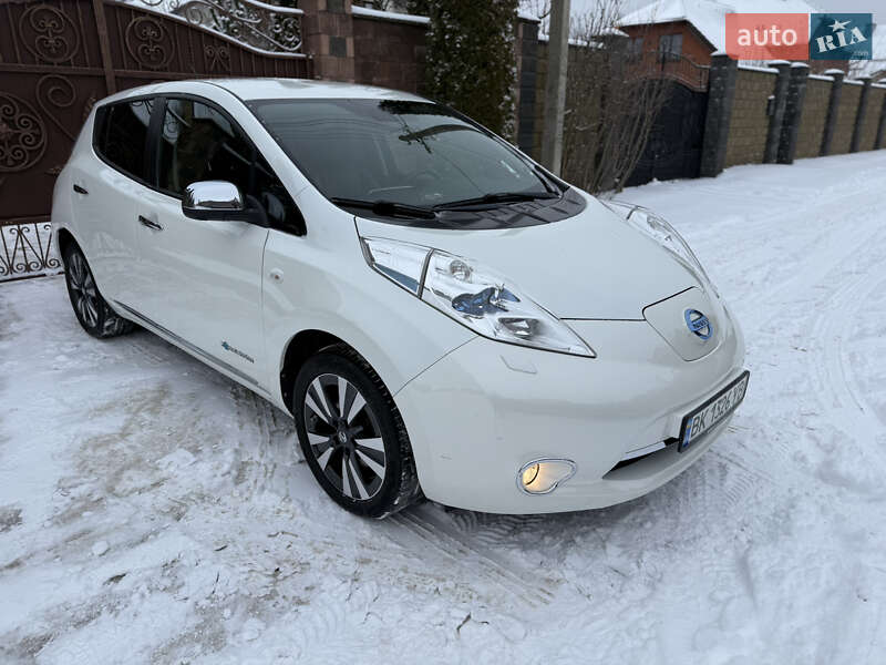 Хэтчбек Nissan Leaf 2014 в Ровно