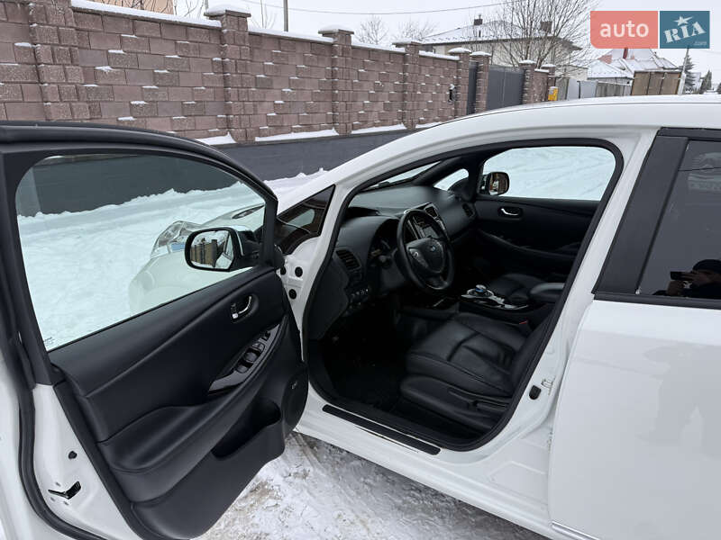 Хэтчбек Nissan Leaf 2014 в Ровно