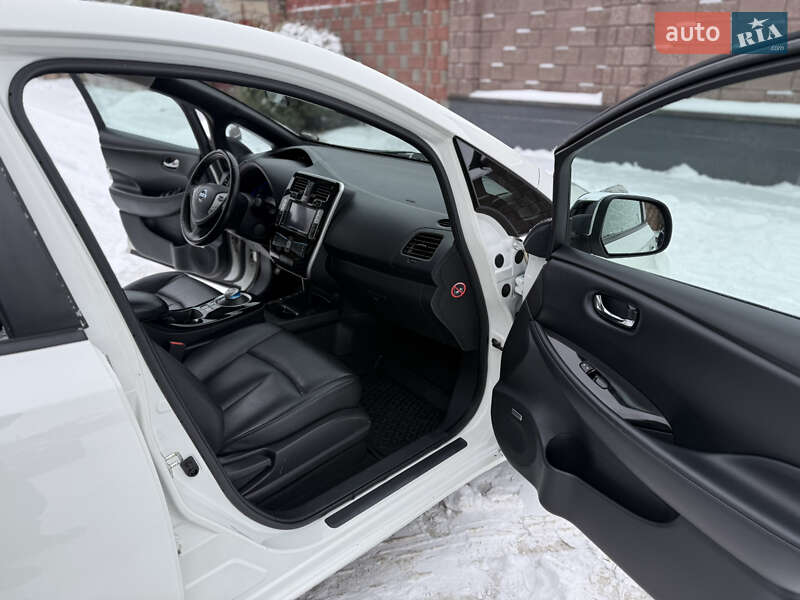 Хэтчбек Nissan Leaf 2014 в Ровно