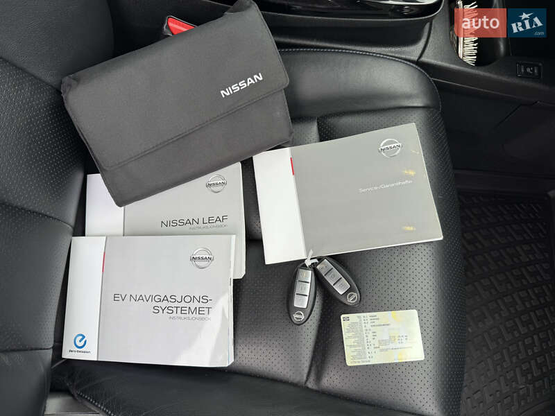 Хэтчбек Nissan Leaf 2014 в Ровно