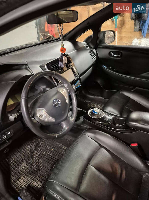 Хэтчбек Nissan Leaf 2014 в Умани