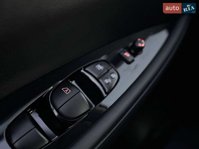 Хэтчбек Nissan Leaf 2017 в Львове