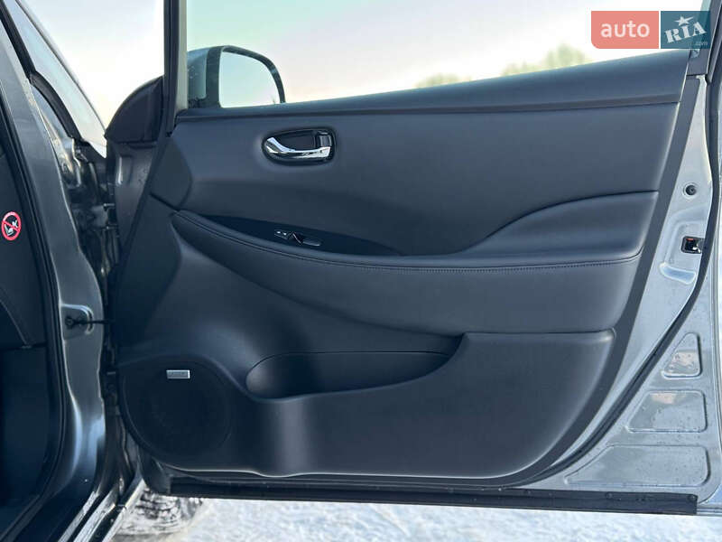 Хэтчбек Nissan Leaf 2017 в Львове