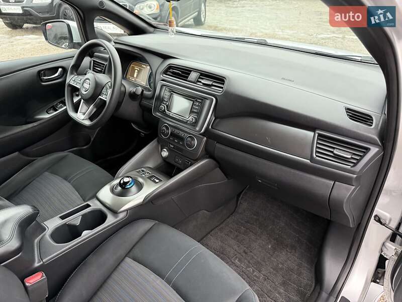 Хэтчбек Nissan Leaf 2018 в Кропивницком