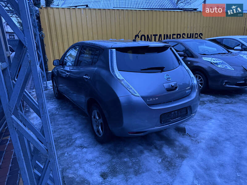 Хэтчбек Nissan Leaf 2014 в Умани
