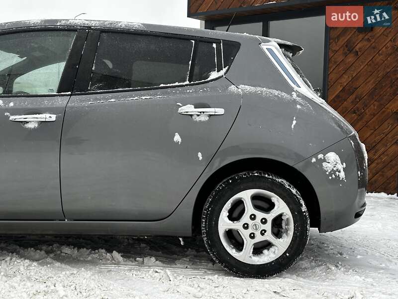 Хэтчбек Nissan Leaf 2016 в Львове