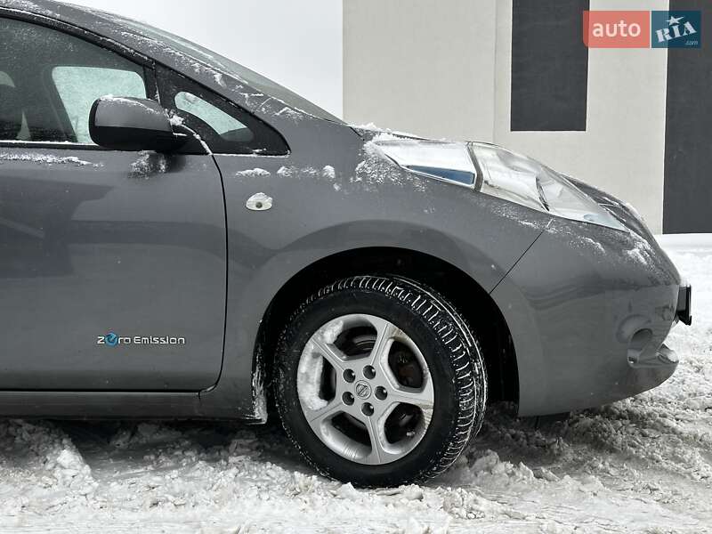 Хэтчбек Nissan Leaf 2016 в Львове