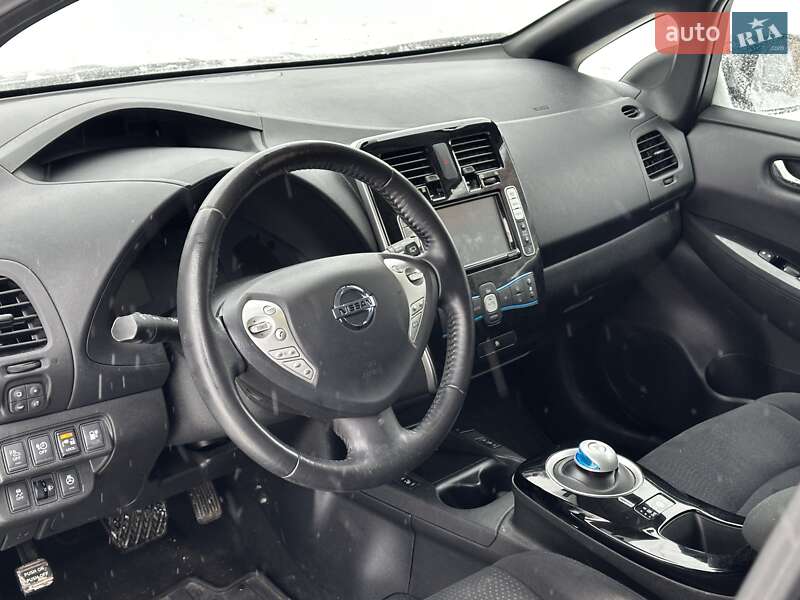 Хэтчбек Nissan Leaf 2016 в Львове