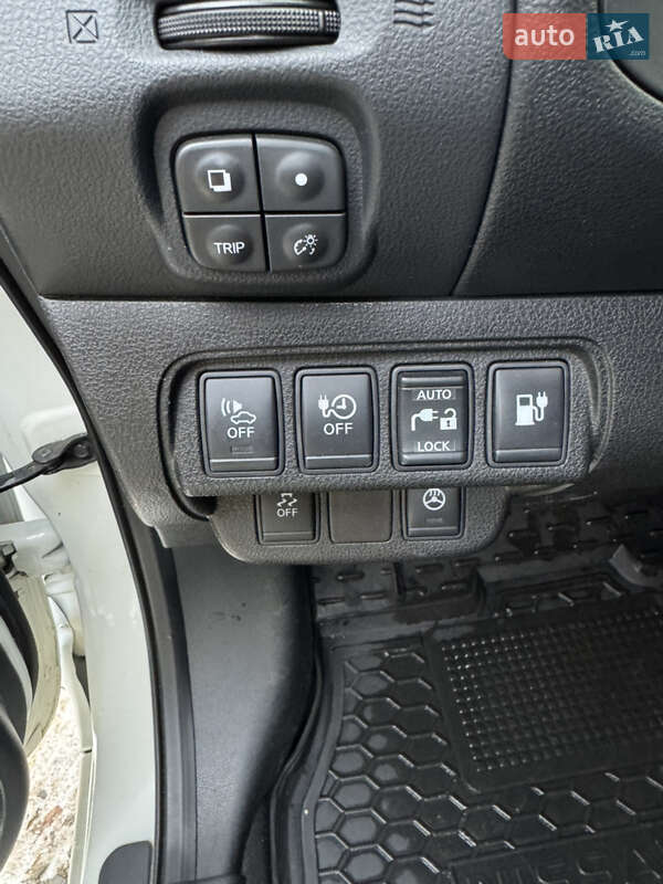 Хэтчбек Nissan Leaf 2014 в Николаеве