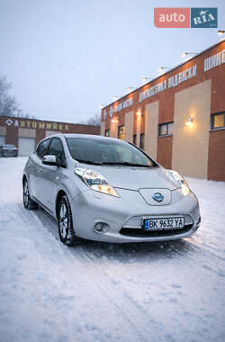 Хетчбек Nissan Leaf 2014 в Рівному