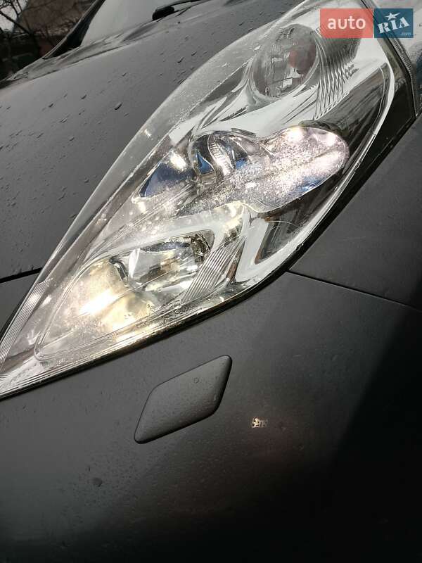 Хетчбек Nissan Leaf 2015 в Одесі