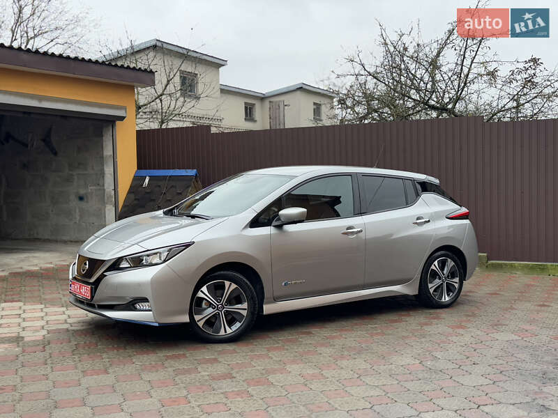 Хэтчбек Nissan Leaf 2019 в Ровно фото Хэтчбек Nissan Leaf 2019 в Ровно