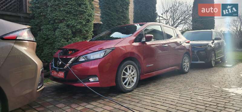 Хэтчбек Nissan Leaf 2018 в Ровно