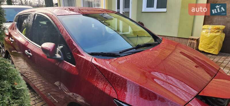 Хэтчбек Nissan Leaf 2018 в Ровно