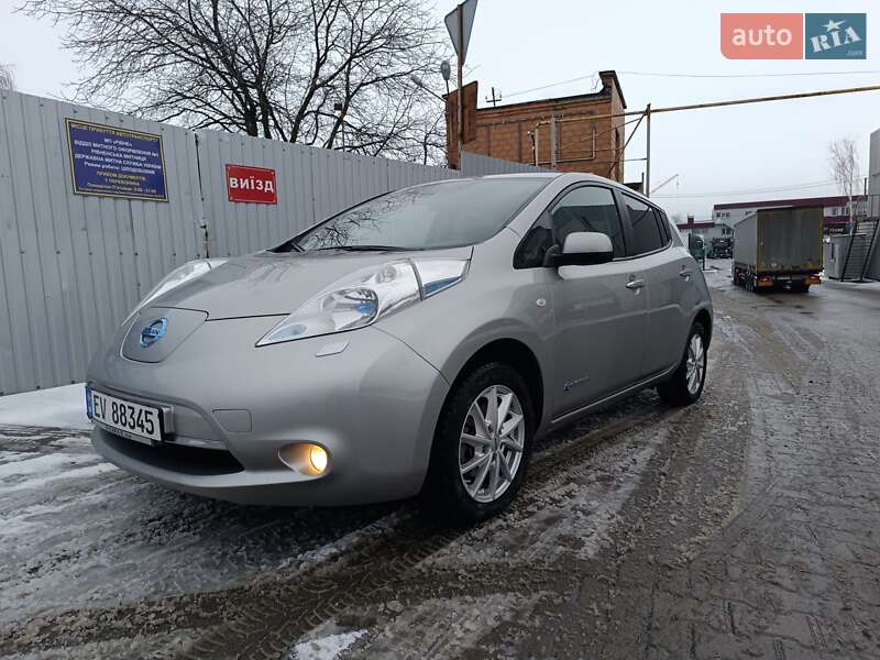 Хэтчбек Nissan Leaf 2014 в Ровно