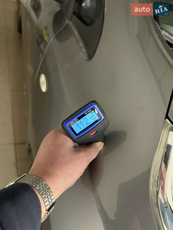 Хэтчбек Nissan Leaf 2014 в Умани