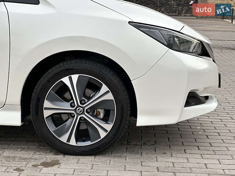 Хэтчбек Nissan Leaf 2019 в Ровно