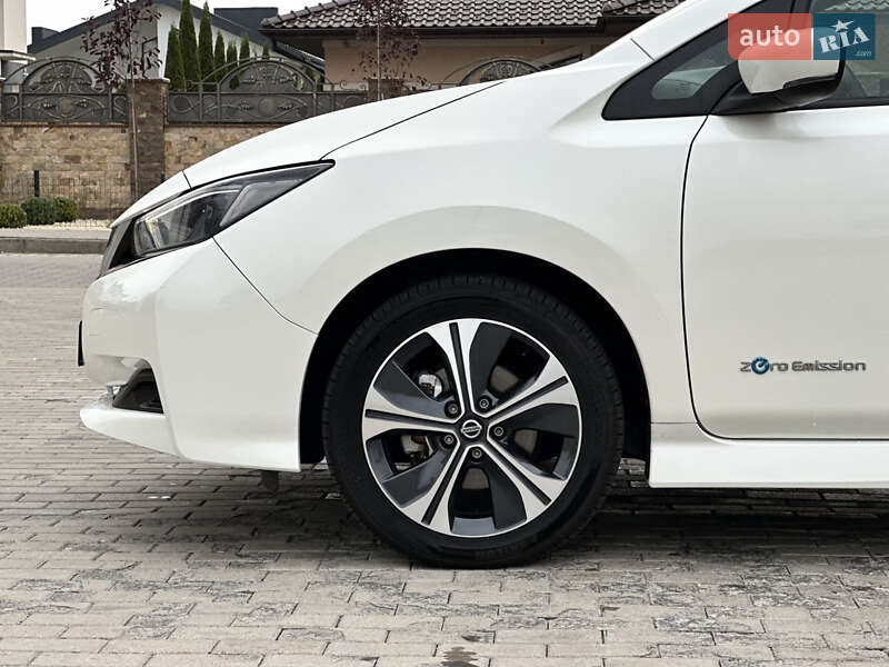Хэтчбек Nissan Leaf 2019 в Ровно