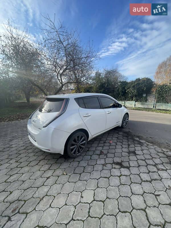 Хэтчбек Nissan Leaf 2013 в Одессе