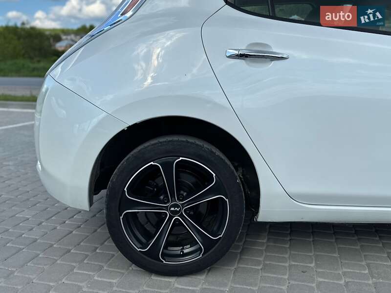 Хэтчбек Nissan Leaf 2013 в Бережанах