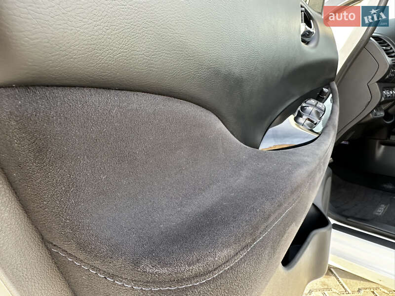 Хэтчбек Nissan Leaf 2013 в Бережанах