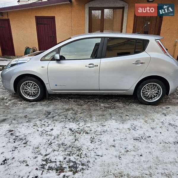 Хэтчбек Nissan Leaf 2014 в Луцке