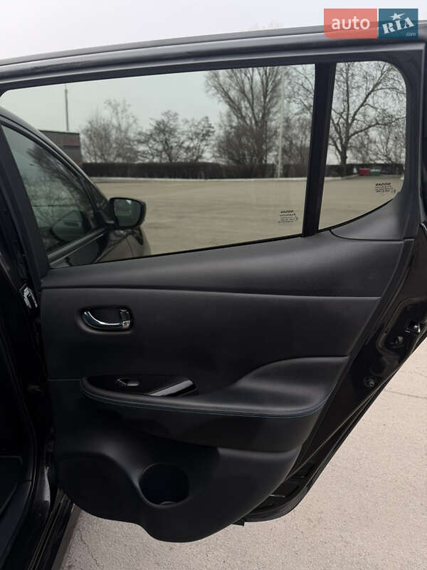 Хэтчбек Nissan Leaf 2018 в Каменском