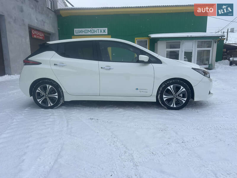 Хэтчбек Nissan Leaf 2018 в Владимире