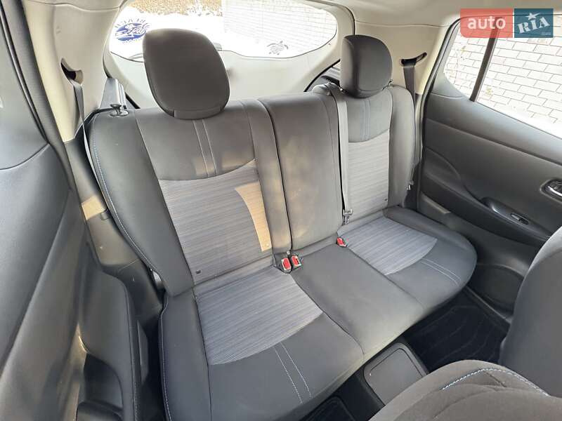 Хэтчбек Nissan Leaf 2018 в Киеве