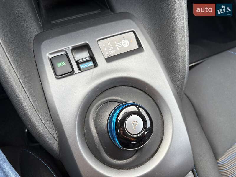 Хэтчбек Nissan Leaf 2018 в Киеве